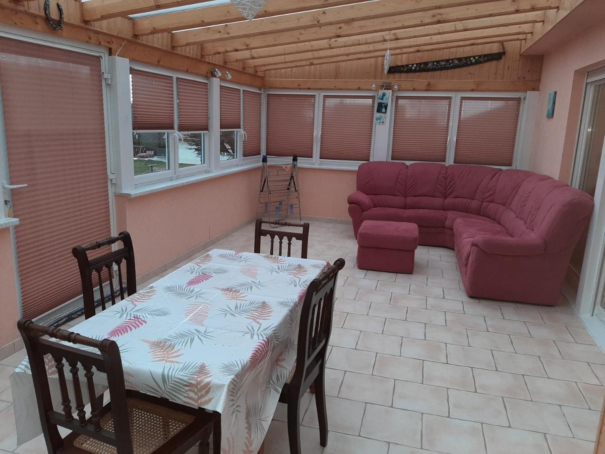 Guntzviller Gite Chez Lucie מראה חיצוני תמונה